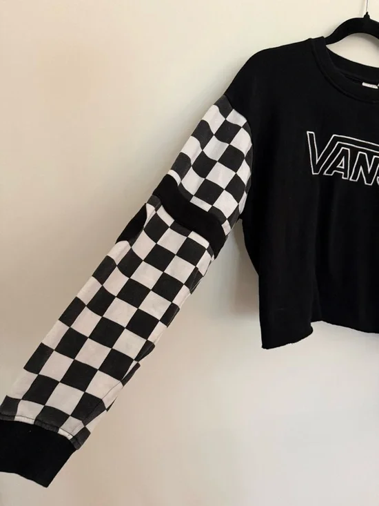 Vans Black Crewneck Cropped Sweatshirt - Picture 2 of 5